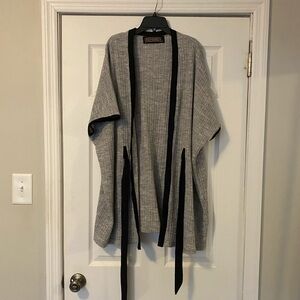 ANDEAN Hands Alpaca Wool Gray Sweater
